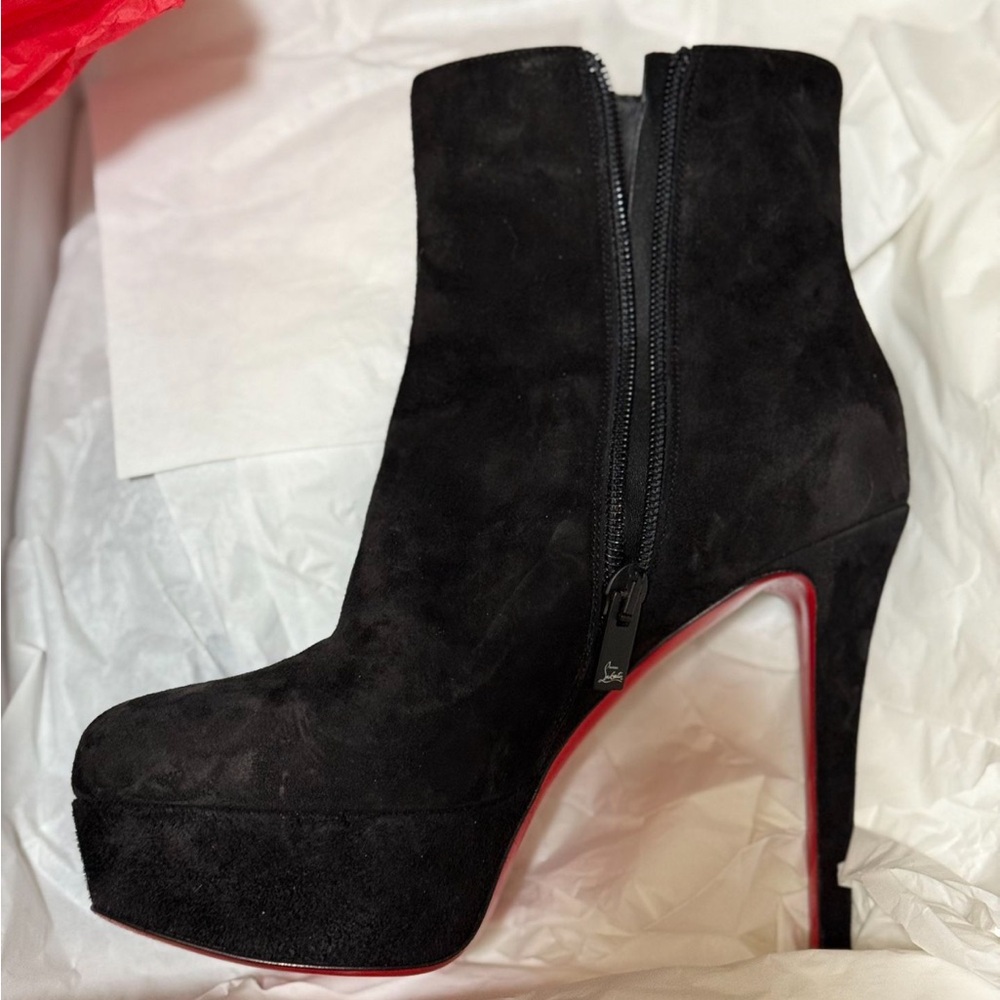 Christian Louboutin Bianca Booty size 35.5 NIB